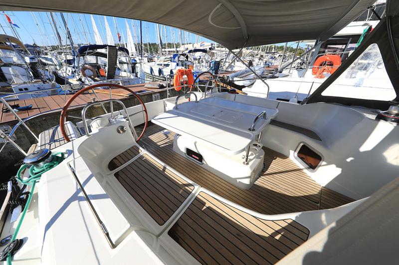 Book yachts online - sailboat - Sun Odyssey 44 i - Sveamare - rent