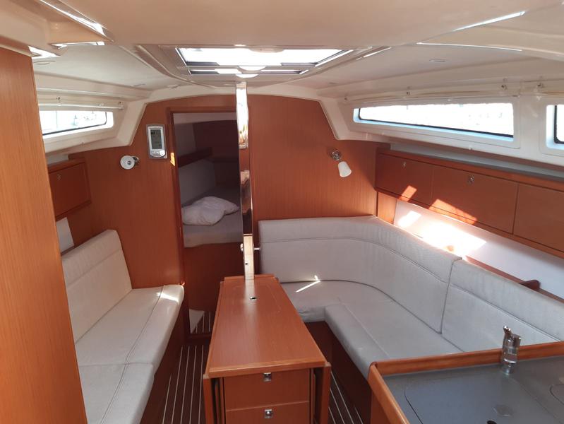 Book yachts online - sailboat - Bavaria Cruiser 34 - Olympia - rent