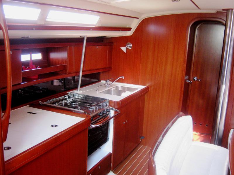 Book yachts online - sailboat - Dufour 455 Grand Large - Azzurra - rent