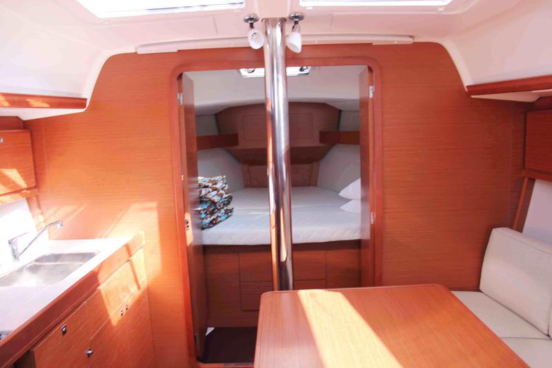 Book yachts online - sailboat - Dufour 382 GL - Morning Star - rent