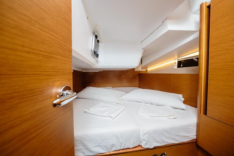 Book yachts online - sailboat - Sun Odyssey 490 - Chaos - Standard line - rent