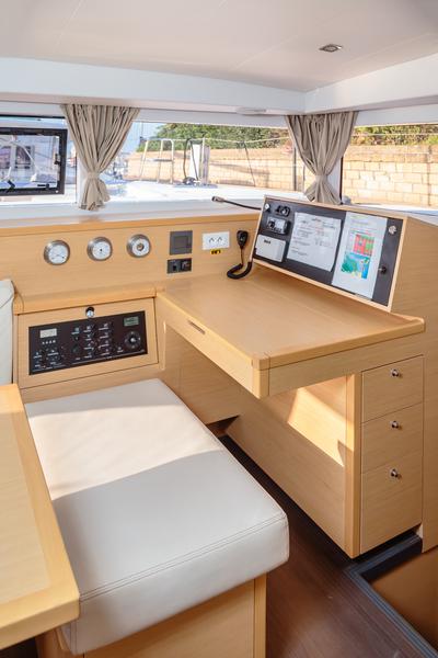 Book yachts online - catamaran - Lagoon 400 S2 - Adorable - Standard line - rent