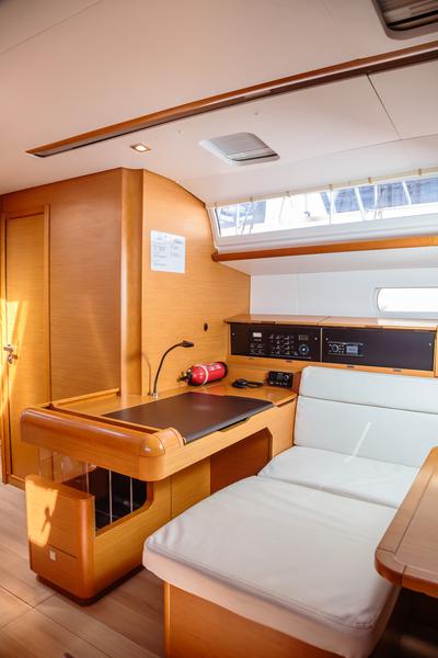 Book yachts online - sailboat - Sun Odyssey 519 - Mystral - Standard line - rent
