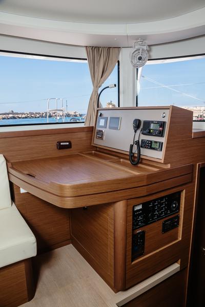 Book yachts online - catamaran - Lagoon 42 - Gelsomino - Premium line - rent