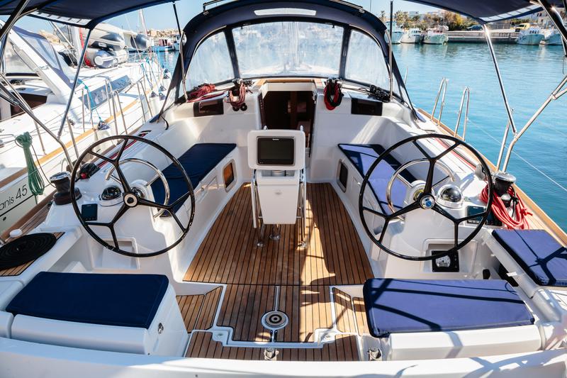 Book yachts online - sailboat - Sun Odyssey 449 - Ilios - Standard line - rent