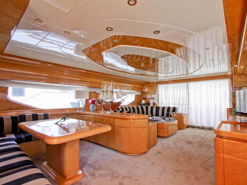 Book yachts online - motorboat - Rizzardi Posillipo Technema 80 - Prime - rent