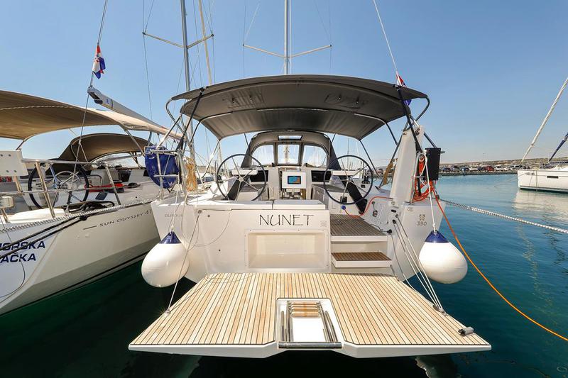 Book yachts online - sailboat - Dufour 390 Grand Large - Nunet - rent