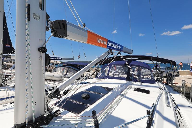 Book yachts online - sailboat - Bavaria Cruiser 46 - Summer Jazz - rent