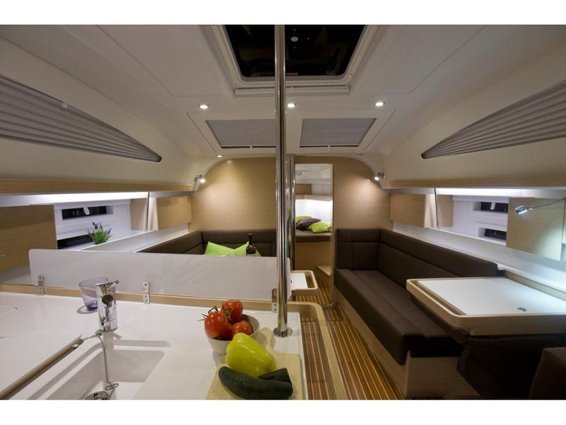 Book yachts online - sailboat - Elan 40 Impression - Evita - rent