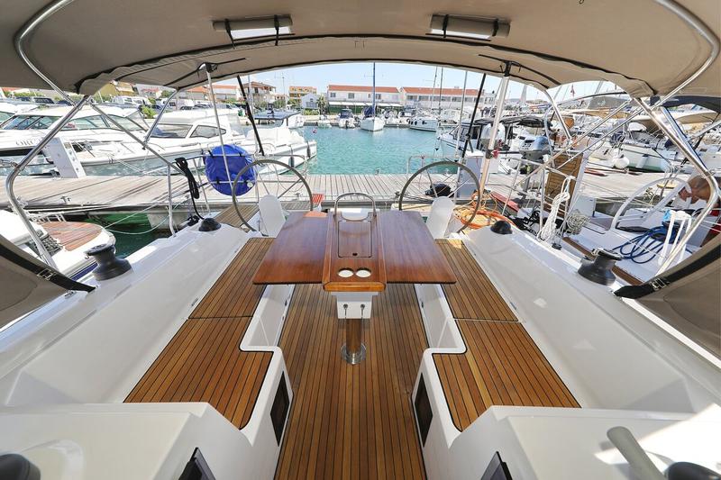 Book yachts online - sailboat - Bavaria C38 - WioSam - rent