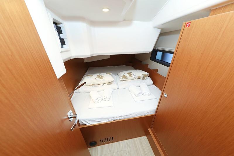 Book yachts online - sailboat - Bavaria C38 - WioSam - rent