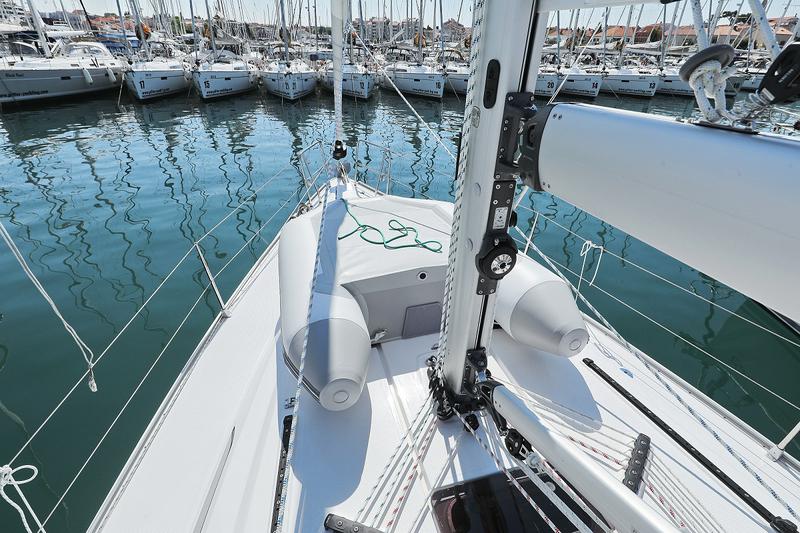 Book yachts online - sailboat - Bavaria Cruiser 41 - Hemonaty - rent