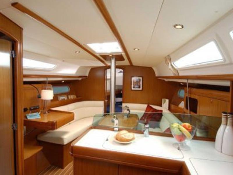 Book yachts online - sailboat - Sun Odyssey 36i - Schnecke - rent