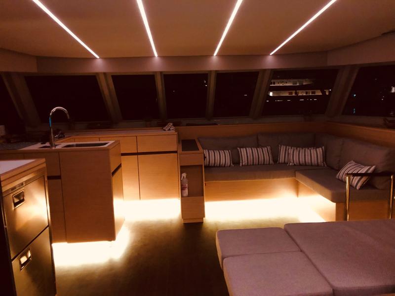 Book yachts online - powercatamaran - Nautitech 47 Power - AG Princess - rent