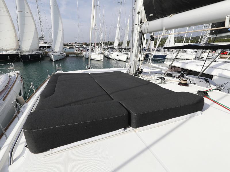 Book yachts online - catamaran - Lagoon 40 - MARI - rent