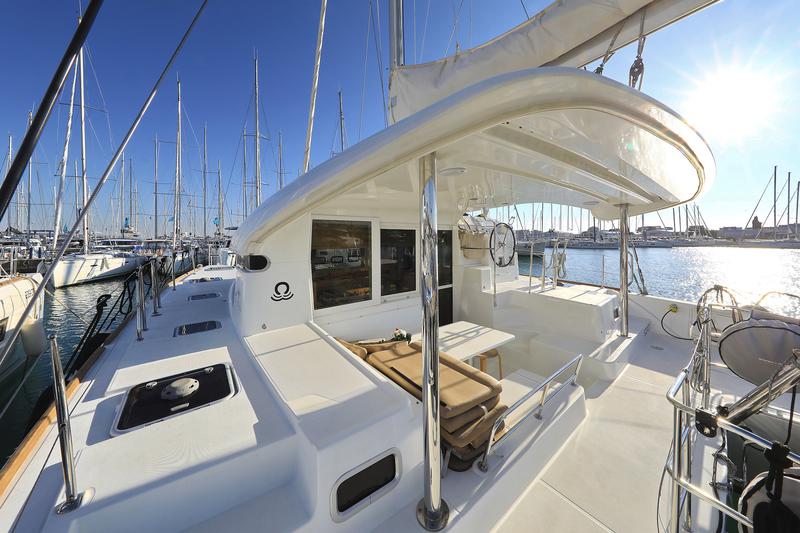 Book yachts online - catamaran - Lagoon 39 - PULPO - rent