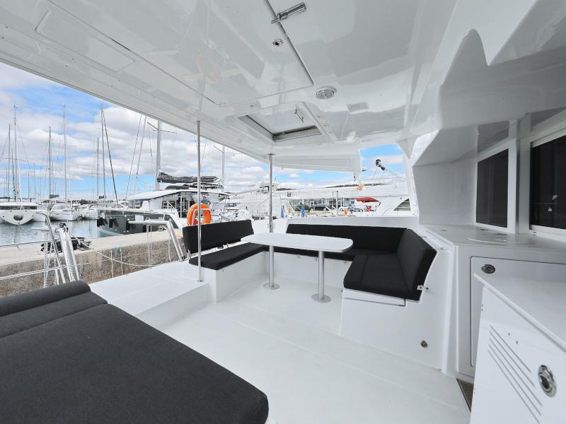 Book yachts online - catamaran - Lagoon 450 F - MUST HAVE - rent