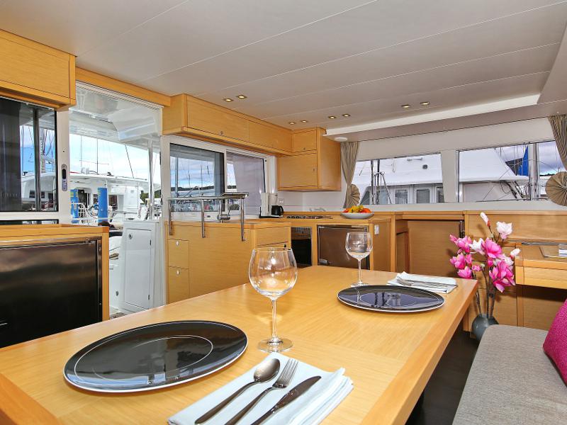 Book yachts online - catamaran - Lagoon 450 F - LADIES&amp;GENTLEMEN - rent