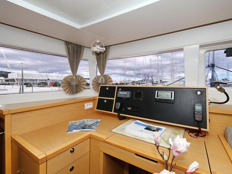 Book yachts online - catamaran - Lagoon 450 F - LADIES&amp;GENTLEMEN - rent