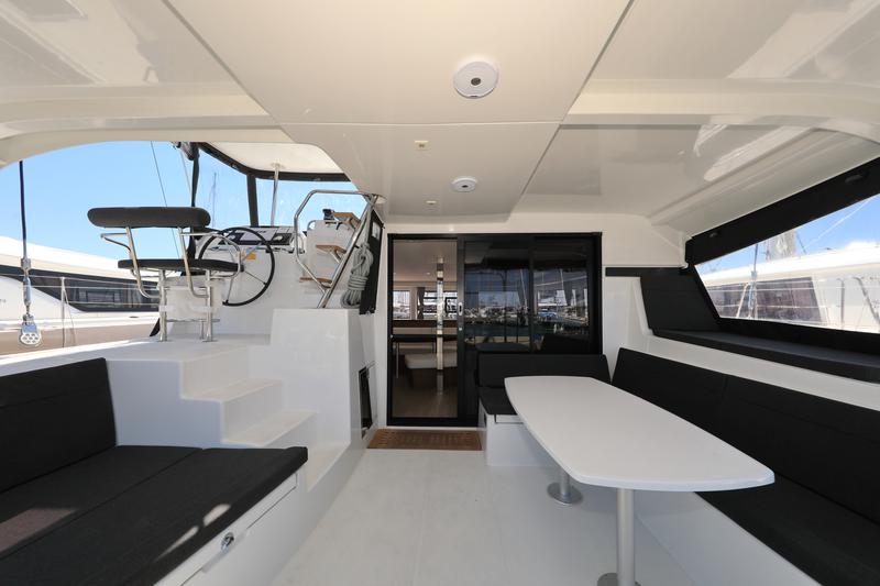 Book yachts online - catamaran - Lagoon 42 - ZEUS - rent
