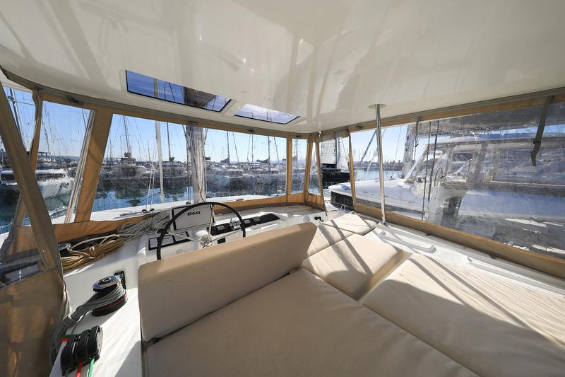 Book yachts online - catamaran - Lagoon 46 - MAJESTIC - rent