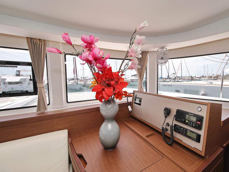 Book yachts online - catamaran - Lagoon 42 - MASTERPIECE - rent