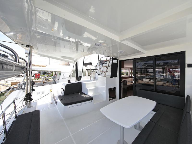 Book yachts online - catamaran - Lagoon 42 - MASTERPIECE - rent