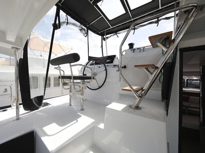 Book yachts online - catamaran - Lagoon 42 - MASTERPIECE - rent