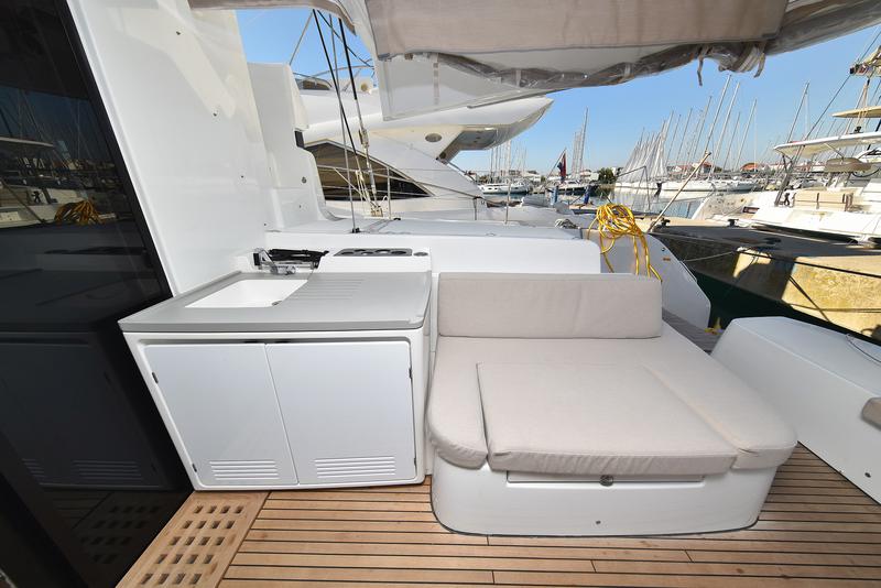 Book yachts online - catamaran - Lagoon 50 - LUX - rent