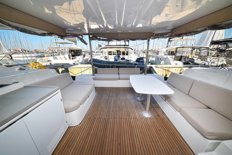 Book yachts online - catamaran - Lagoon 50 - LUX - rent