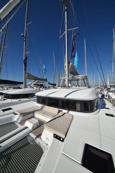 Book yachts online - catamaran - Lagoon 50 - SHADOW - rent