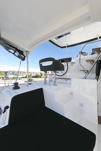 Book yachts online - catamaran - Lagoon 42 - REA - rent