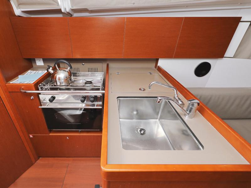 Book yachts online - sailboat - Oceanis 35.1 - IDILA  - rent