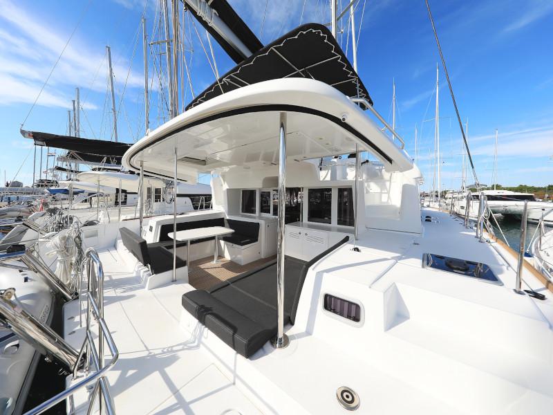 Book yachts online - catamaran - Lagoon 450 F - OLIVER - rent