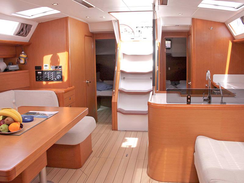 Book yachts online - sailboat - Jeanneau 53 - Zeus - rent