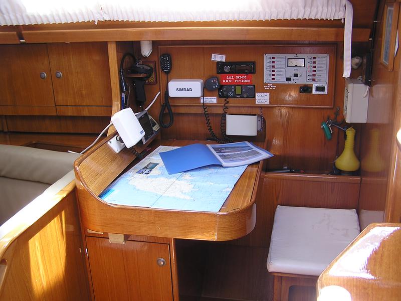 Book yachts online - sailboat - Sun Odyssey 37.1 - Calma - rent