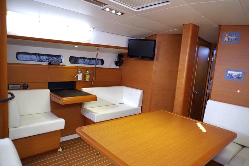 Book yachts online - sailboat - Sun Odyssey 439 - Iva - rent