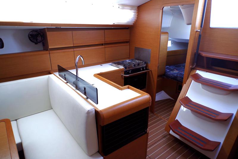 Book yachts online - sailboat - Sun Odyssey 439 - Iva - rent