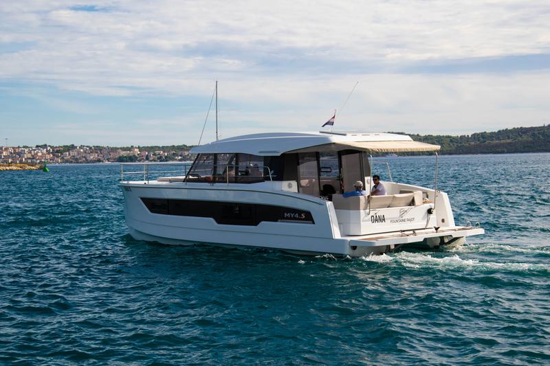 Book yachts online - powercatamaran - MY4.S - DANA - rent