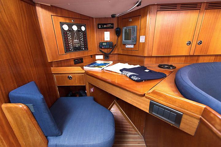 Book yachts online - sailboat - Elan 45 - Neva - rent