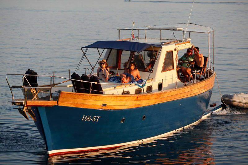 Book yachts online - motorboat - Leut - Vagabundo - rent