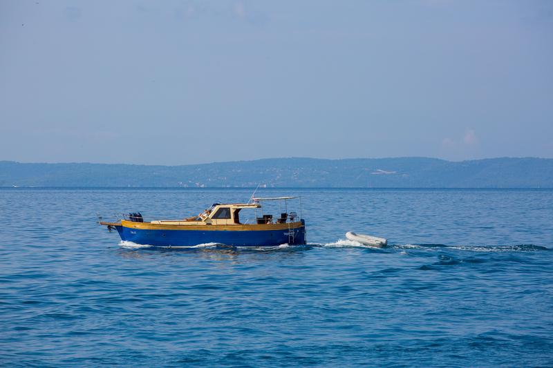 Book yachts online - motorboat - Leut - Vagabundo - rent