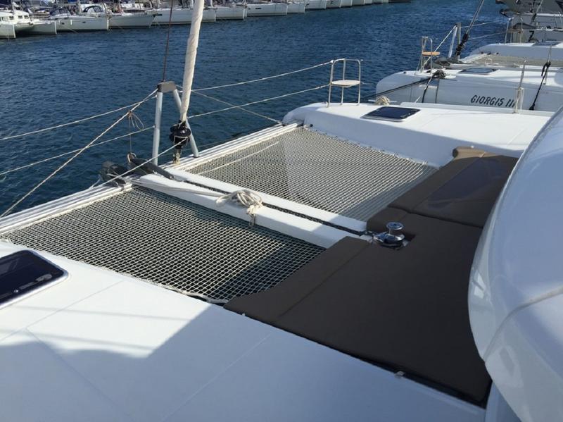 Book yachts online - catamaran - Lagoon 42 - Iris II - rent