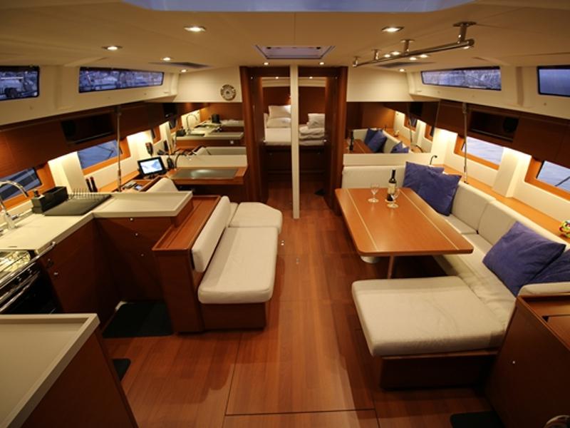 Book yachts online - sailboat - Oceanis 51.1 First Line - Pisces - rent
