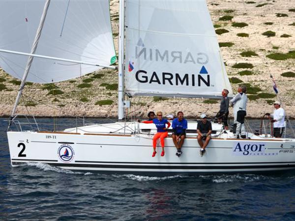 Book yachts online - sailboat - First 35 - Aries - rent