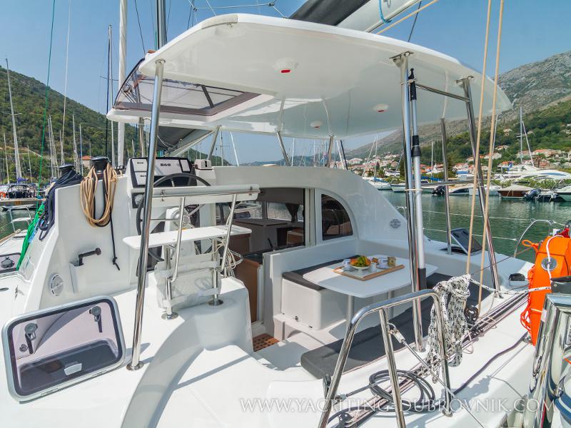 Book yachts online - catamaran - Lagoon 380 - Gratia - rent