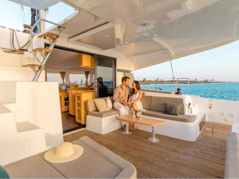 Book yachts online - catamaran - Lagoon 42 - GRAND DELUXE II - rent