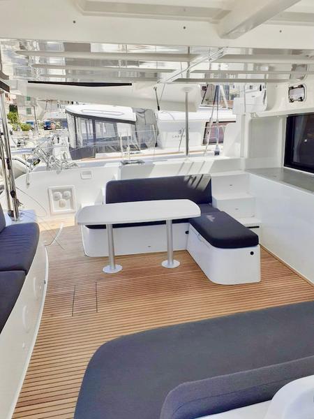 Book yachts online - catamaran - Lagoon 46 - BUTTERFLY - rent