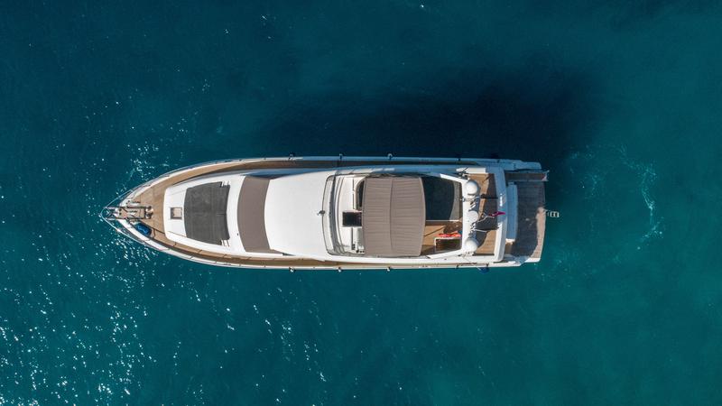 Book yachts online - motorboat - Ferretti 72 - Ferretti 72 - rent