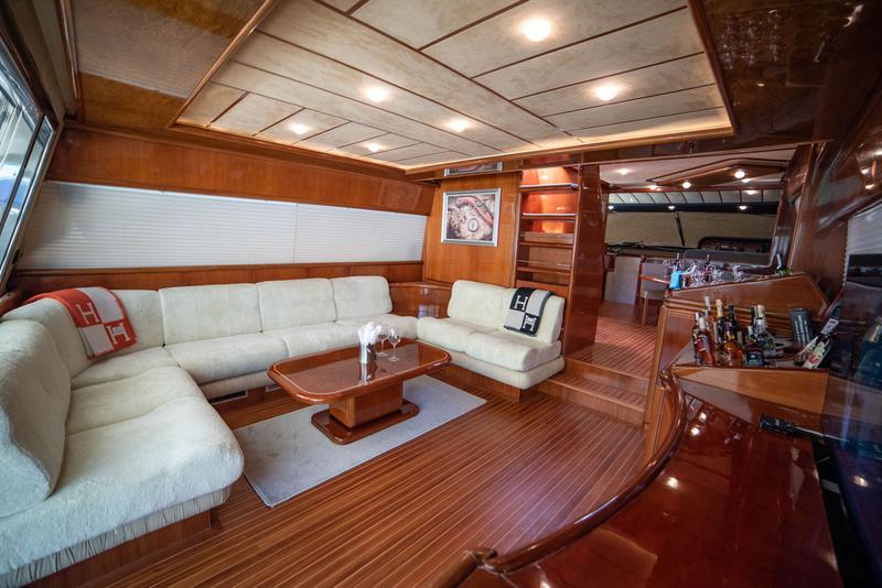 Book yachts online - motorboat - Ferretti 72 - Ferretti 72 - rent